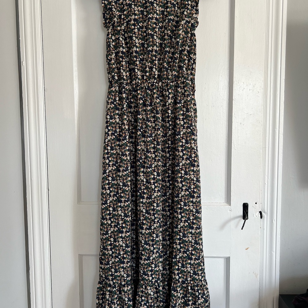 Chic Black Floral Maxi Dress